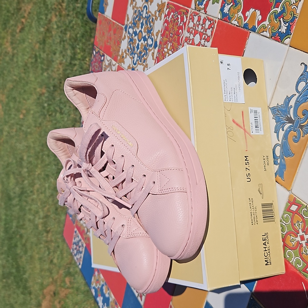 Michael Kors Smoky Rose sz.7.5 EUC